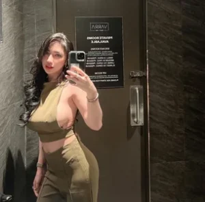 Neha, a premium independent escort available for corporate hotel visits near the Mohali IT Park